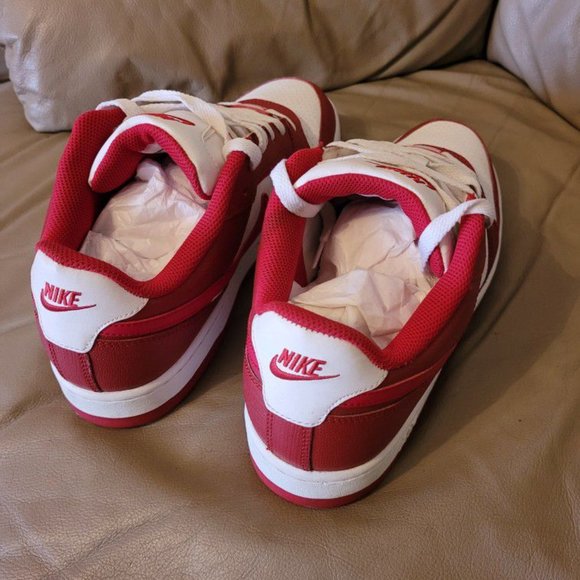 NIKE LOW TOP SHOES - Picture 4 of 5